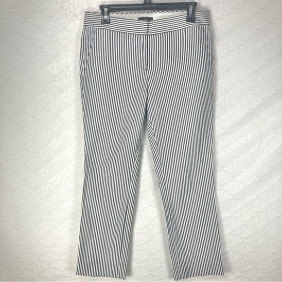 J. Crew Women’s 100% Cotton Seersucker Black/White Stripe Capri Pants (size 2) - Picture 1 of 9